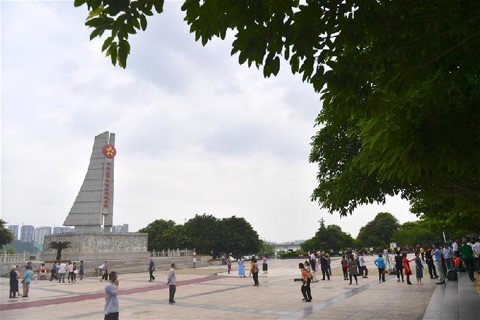 （新华全媒头条·壮丽70年·奋斗新时代——记者再走长征路·图文互动）（5）跨越“第一渡”　长征出发地“换了人间”