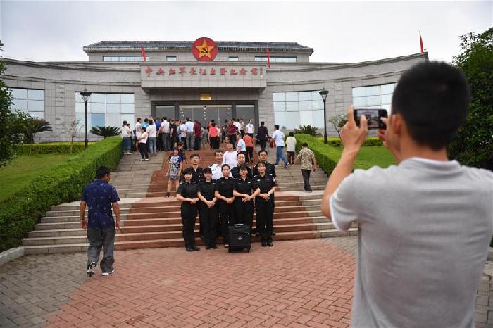 （新华全媒头条·壮丽70年·奋斗新时代——记者再走长征路·图文互动）（4）跨越“第一渡”　长征出发地“换了人间”