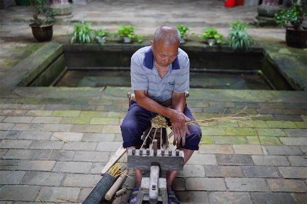 （壮丽70年·奋斗新时代——记者再走长征路）（4）编进草鞋里的苏区军民鱼水情