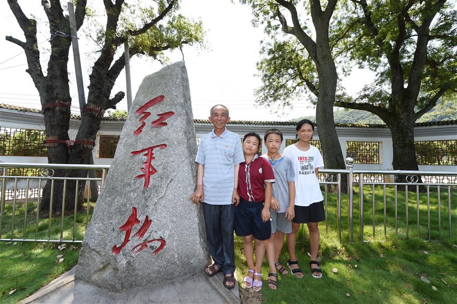 （新华全媒头条·壮丽70年·奋斗新时代——记者再走长征路·图文互动）（8）永远的红飘带——从革命长征路到发展新征程