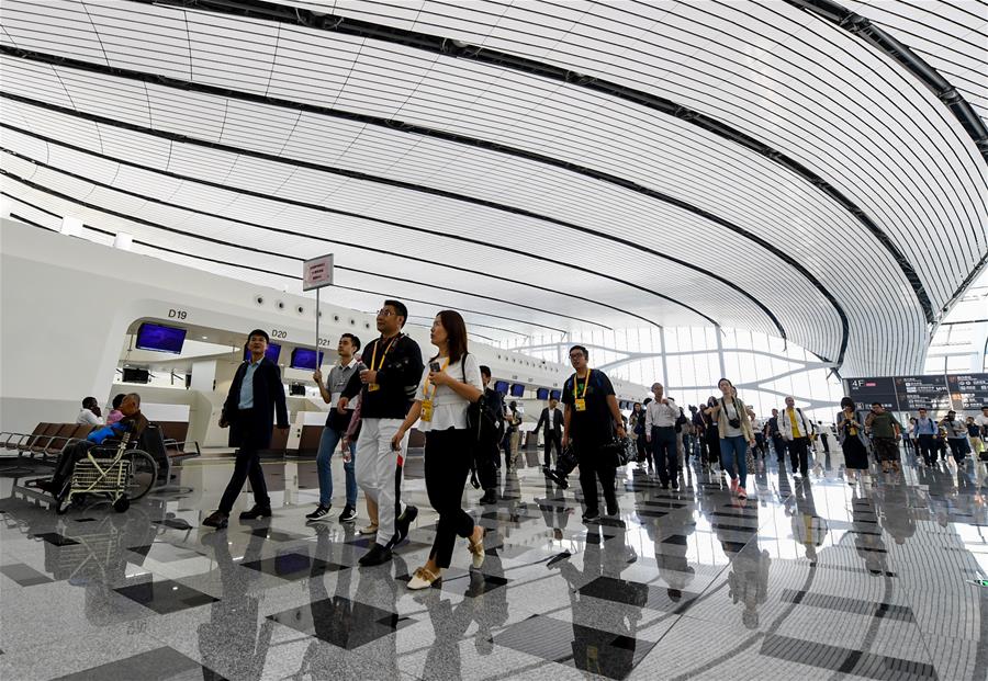 （经济）（5）中外媒体参观北京大兴国际机场