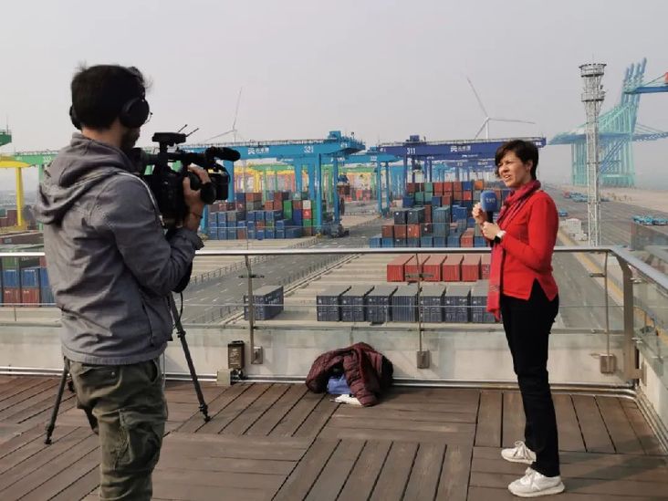 中外记者走进全球首个“智慧零碳”码头｜走读中国 图8