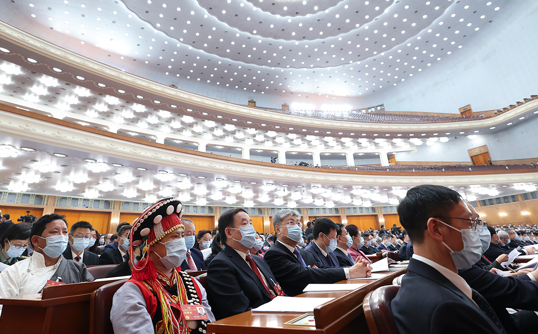 全国政协十四届一次会议举行第二次全体会议