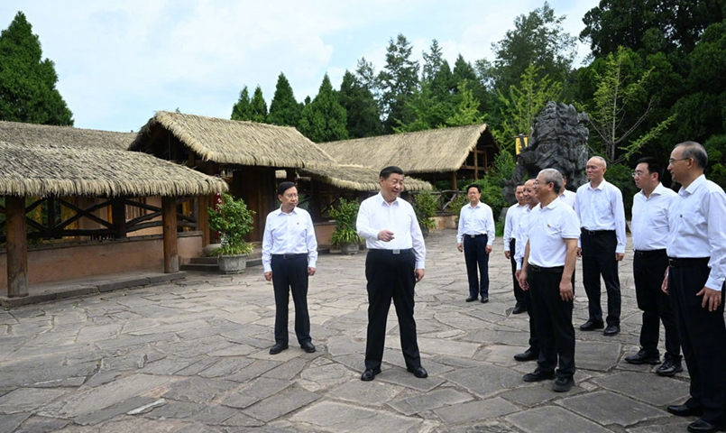 习近平在四川考察调研