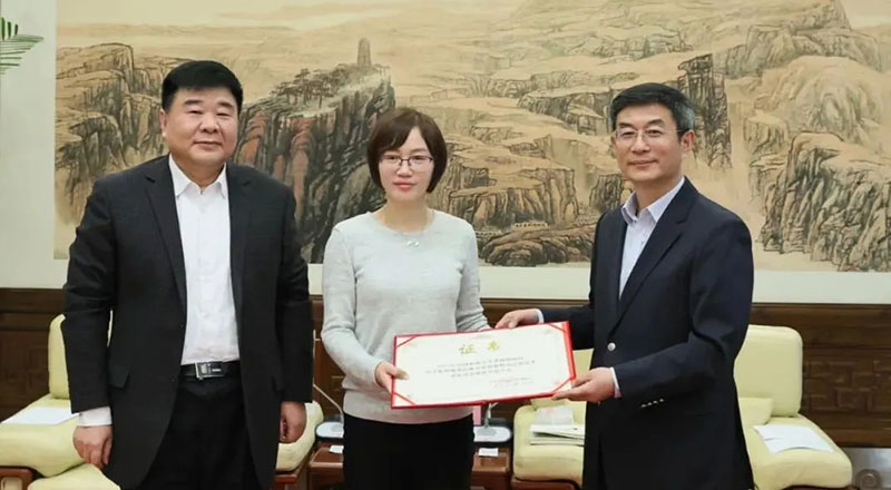 中国记协领导赴新华社看望慰问受援助新闻工作者家属
