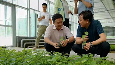 何兰生：说农民话，说农民心坎里的话｜“长韬”获奖者的追梦故事