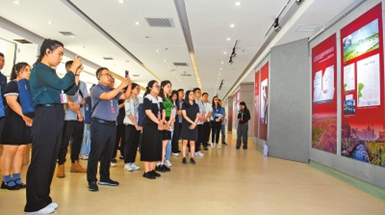 学习穆青、增强“四力” 穆青主题展开展